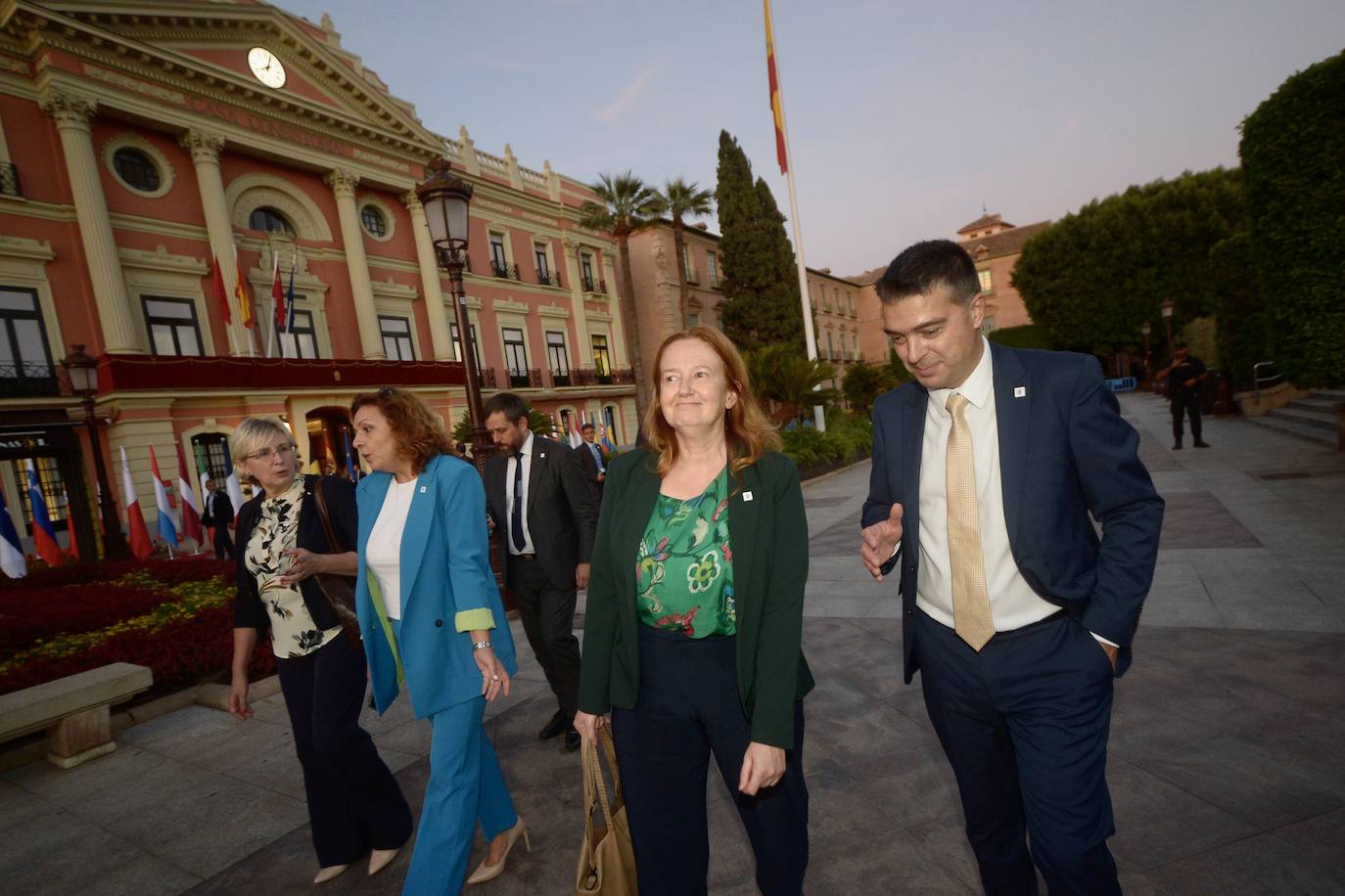 Las imágenes de la llegada de la comitiva de los países miembros de la UE a Murcia