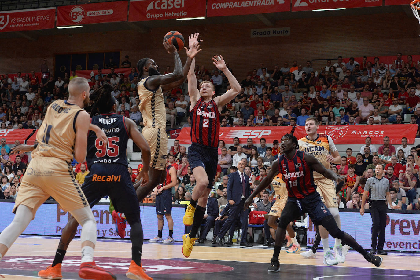 Las imágenes del UCAM-Baskonia (88-76)