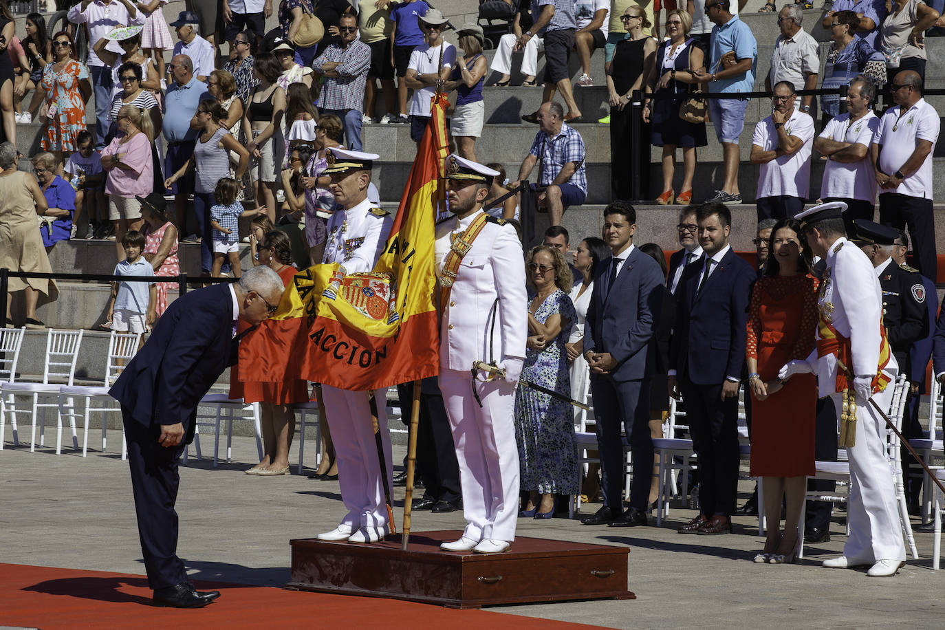 Las imágenes de la jura de bandera para civiles en Águilas