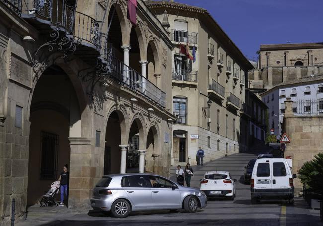 Tráfico en la zona monumental afectada por la Zona de Bajas Emisiones.