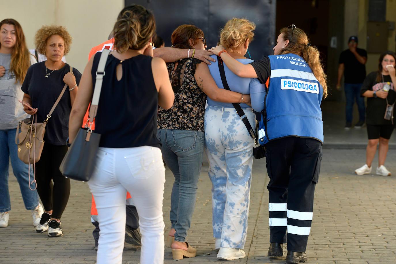 El incendio de tres discotecas de Murcia, en imágenes