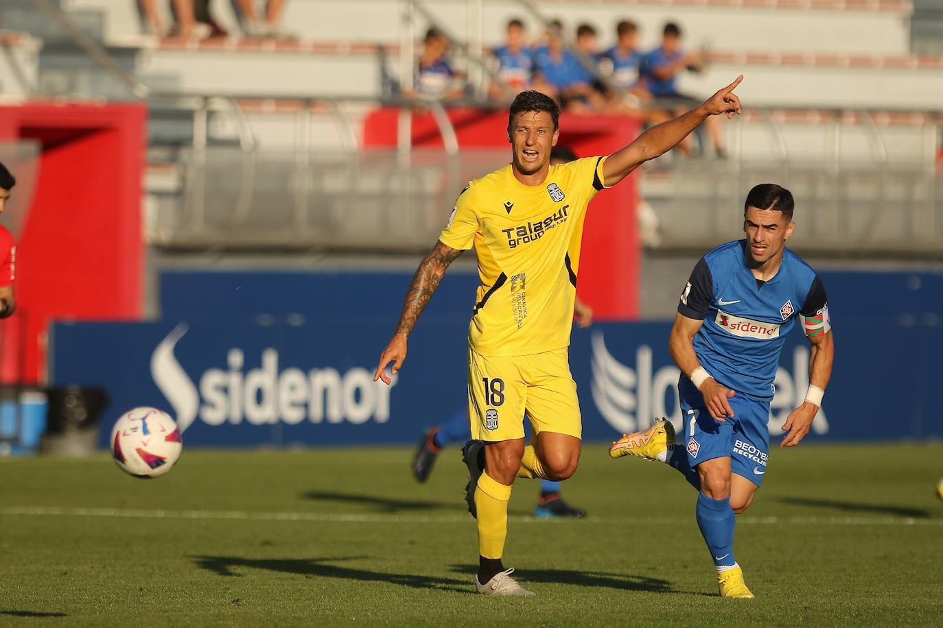 El empate del Cartagena frente al Amorebieta, en imágenes