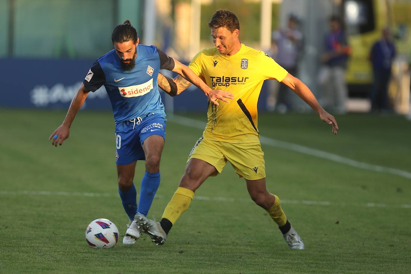 El empate del Cartagena frente al Amorebieta, en imágenes