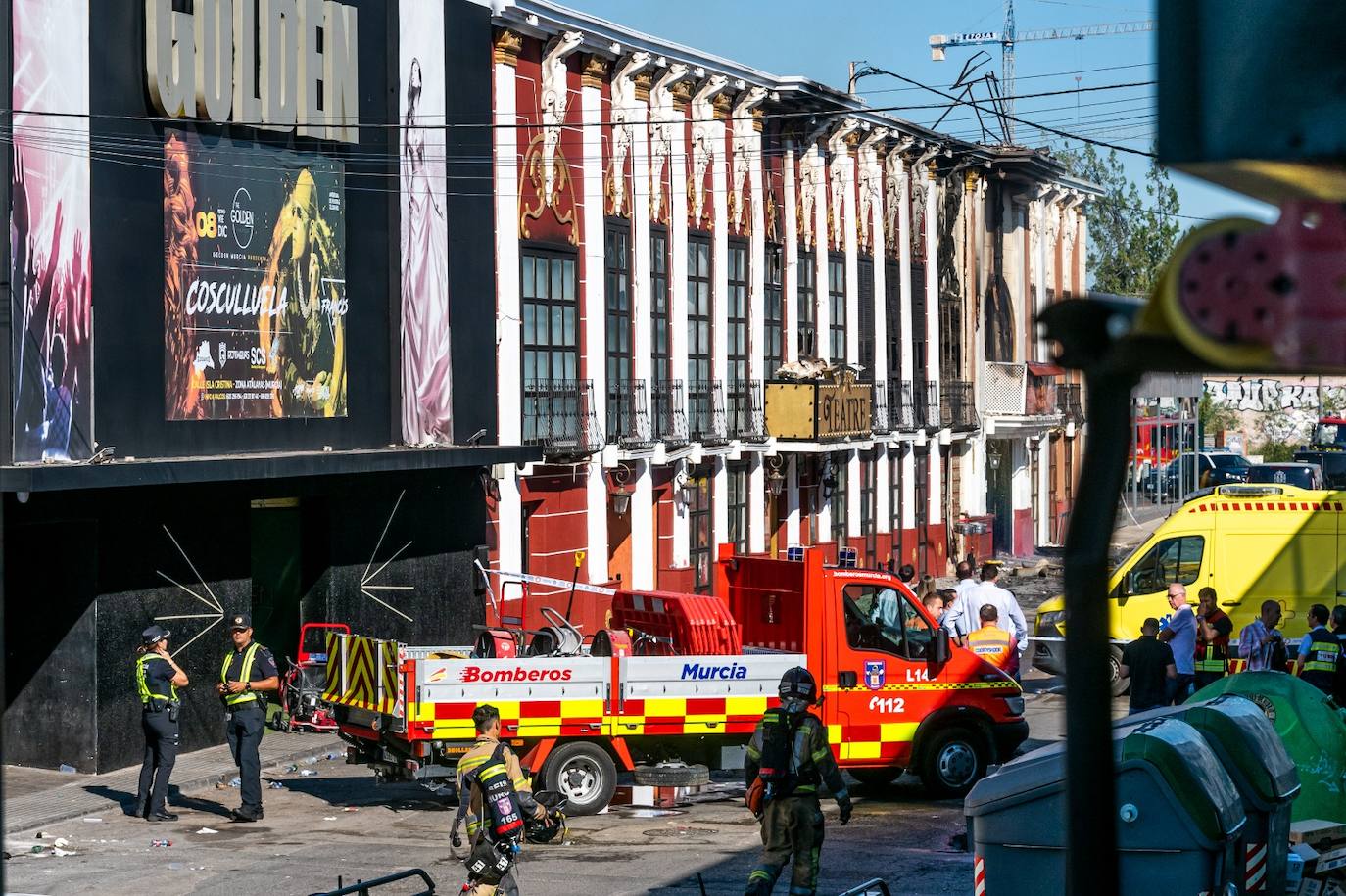 El incendio de tres discotecas de Murcia, en imágenes