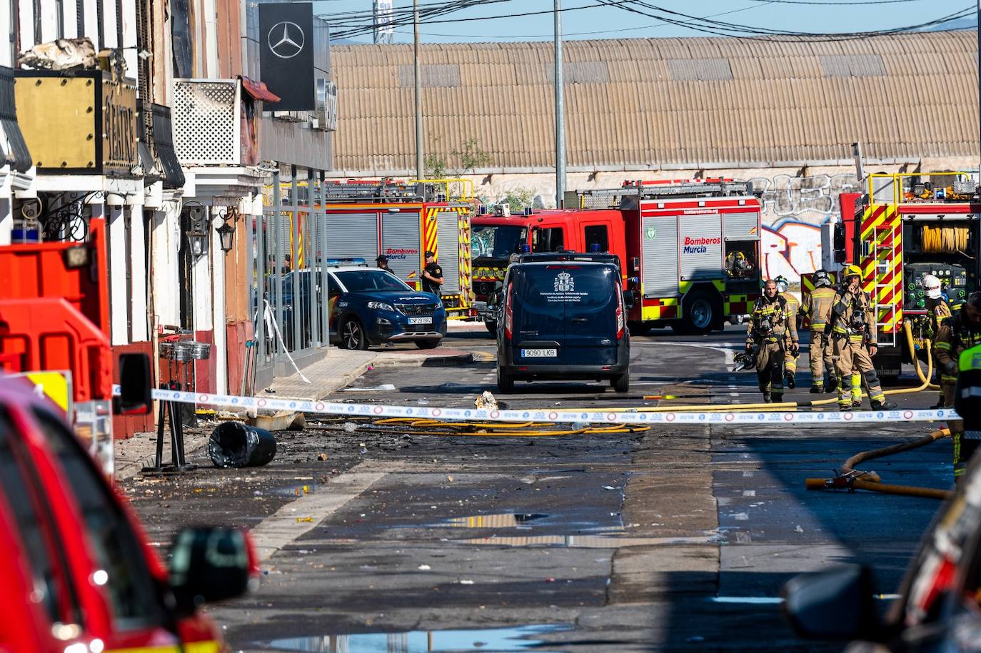 El incendio de tres discotecas de Murcia, en imágenes