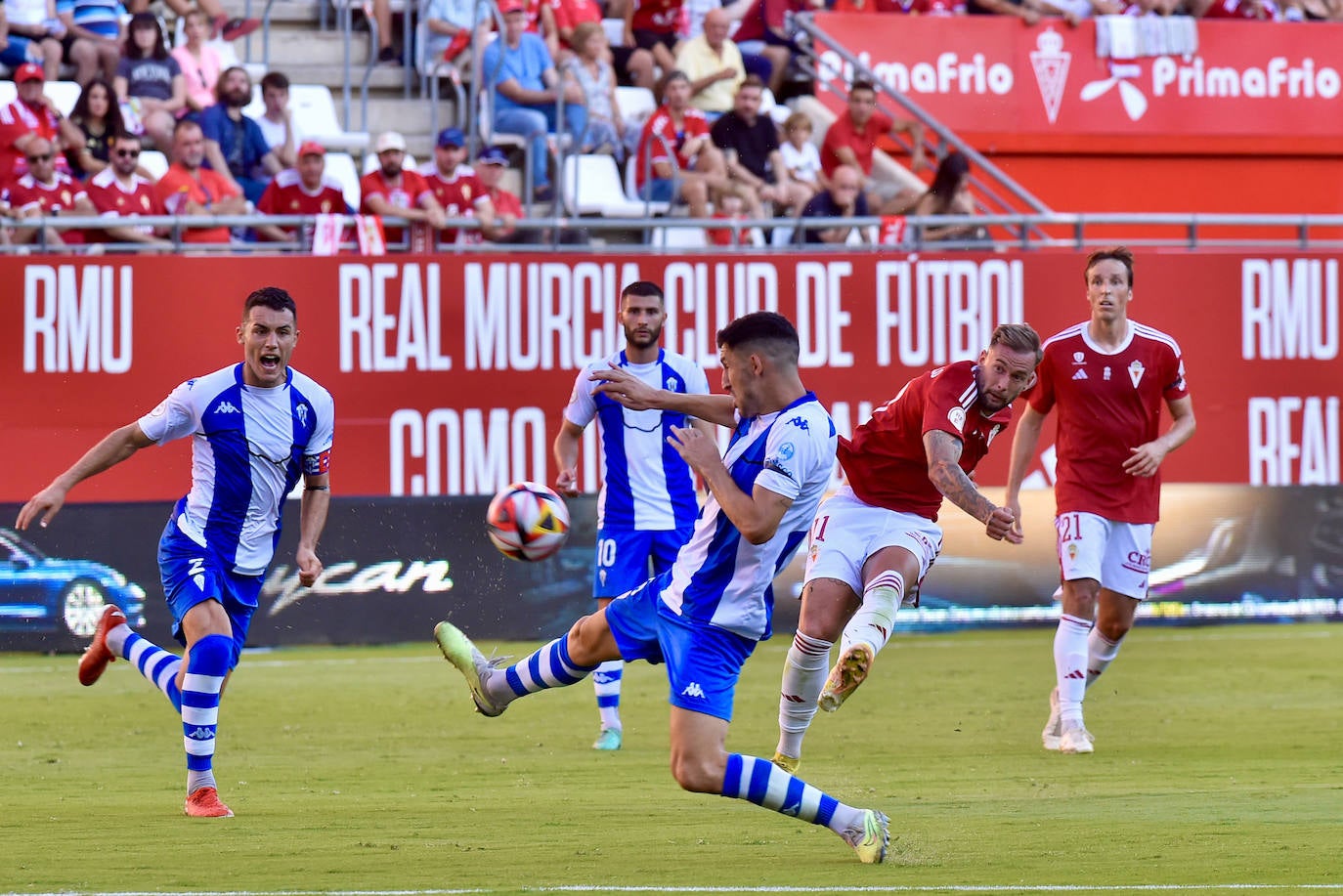 El empate del Real Murcia frente al Alcoyano, en imágenes