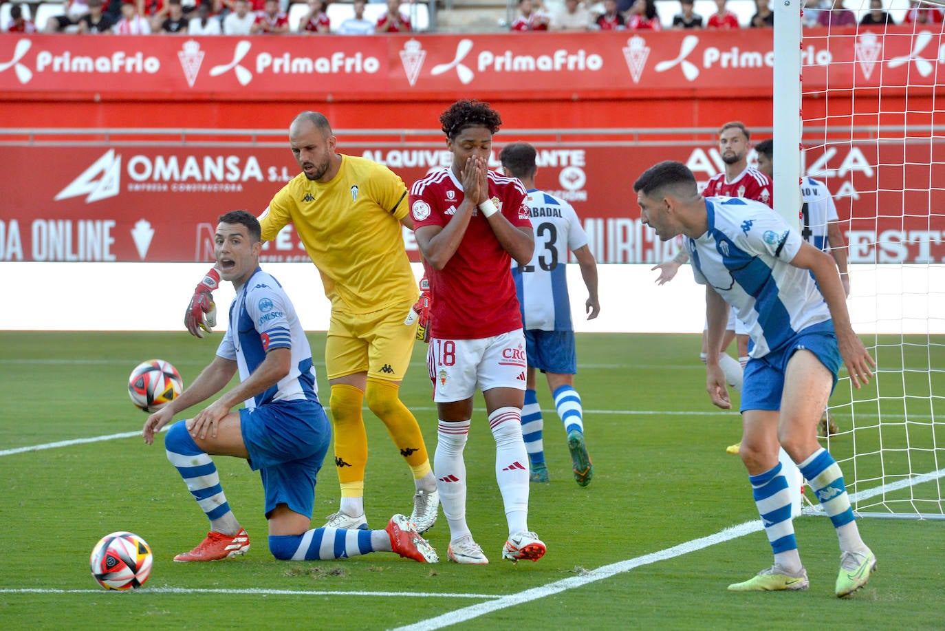 El empate del Real Murcia frente al Alcoyano, en imágenes