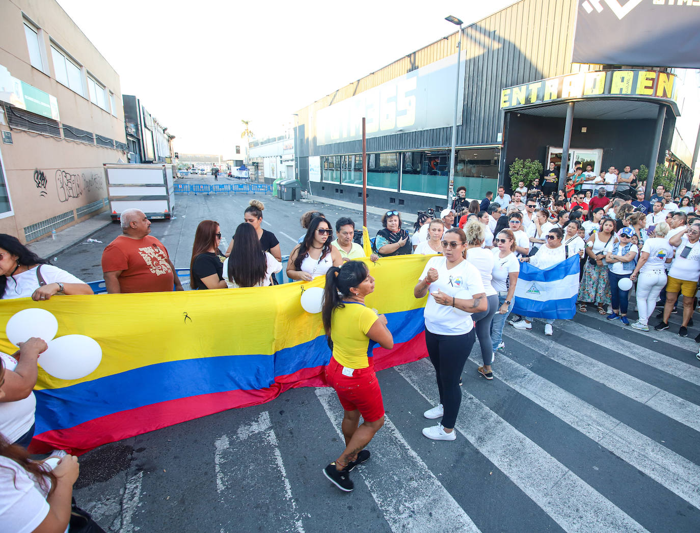 Las imágenes del homenaje a las víctimas de la tragedia de Las Atalayas