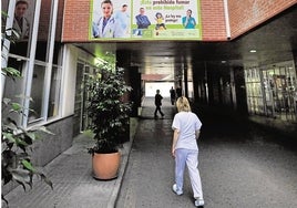 Acceso al pabellón general en el Hospital Virgen de La Arrixca.