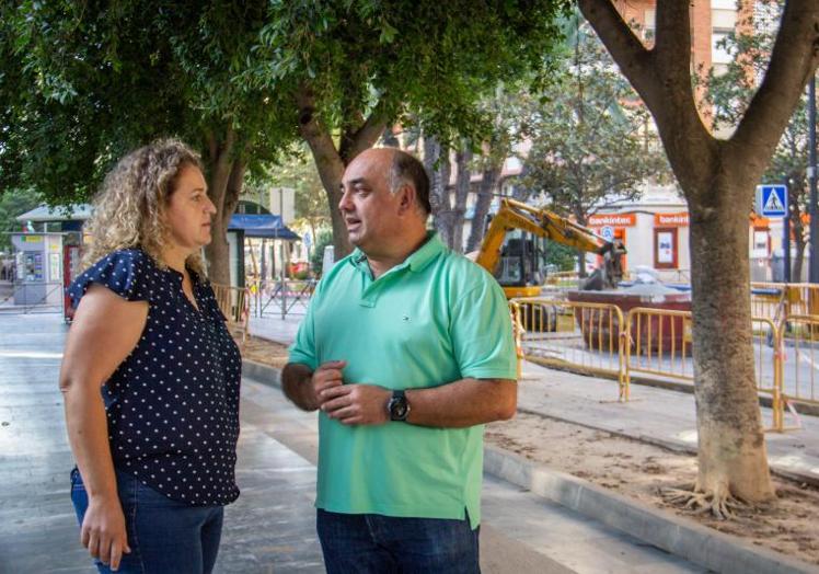 La concejal de Medio Ambiente, Noelia Grao, y el concejal de Infraestructuras, Víctor Valverde.