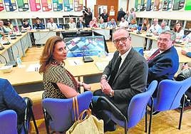La nueva secretaria general de Educación, Carmen Zamora; el consejero Víctor Marín y el presidente del Consejo Escolar, José Francisco Parra, ayer, durante el Pleno.