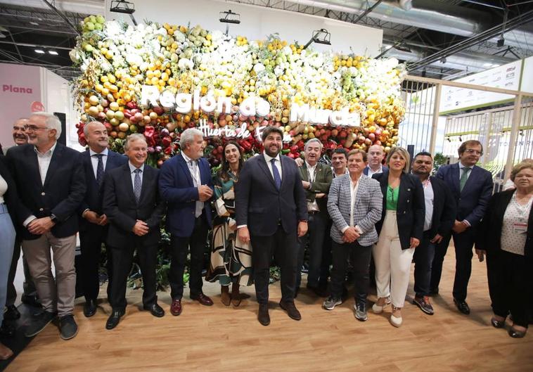 Fernando López Miras visita a la decimoquinta edición de la Feria Fruit Attraction de Madrid.