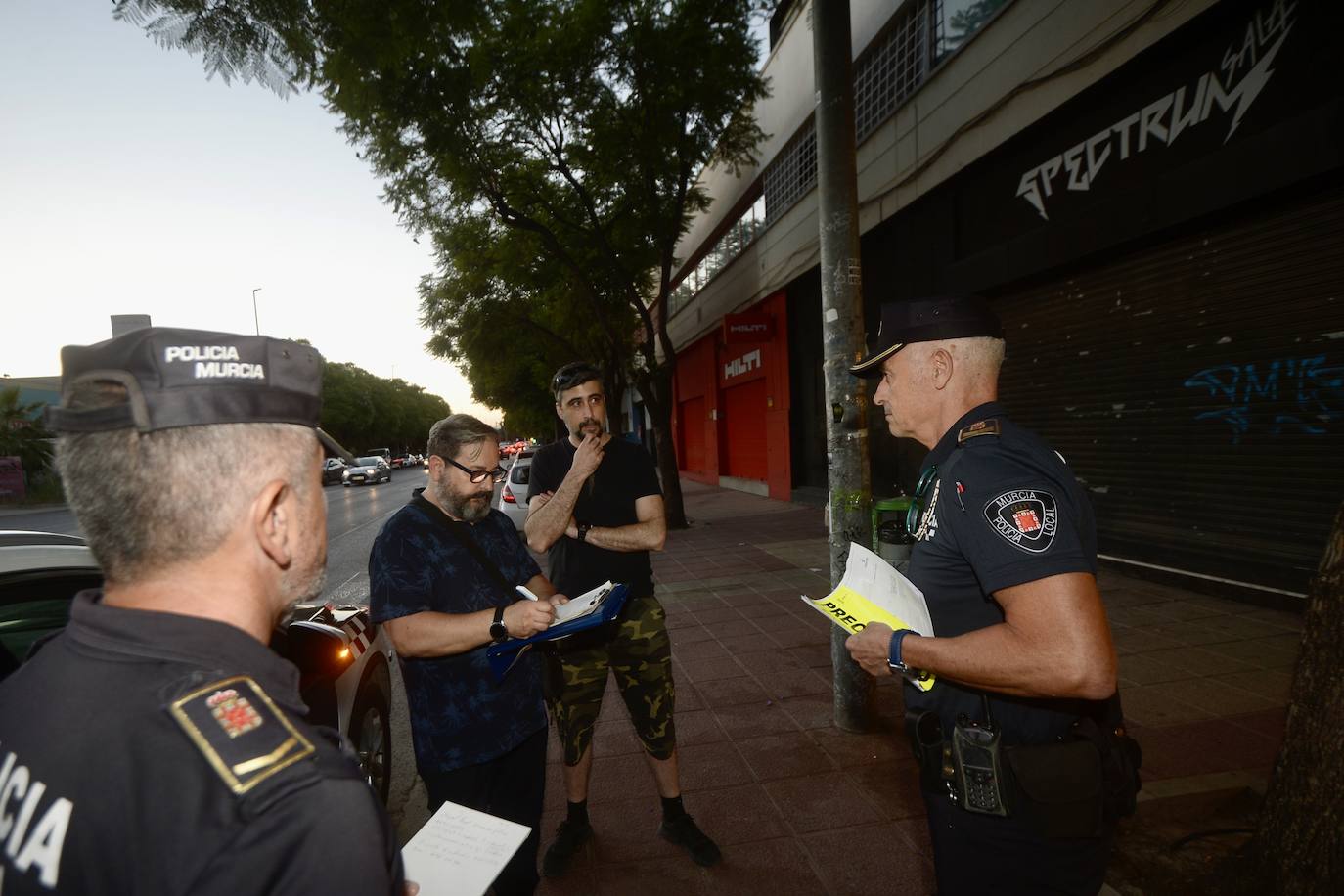 La Policía Local de Murcia precinta la sala Spectrum en Mariano Rojas