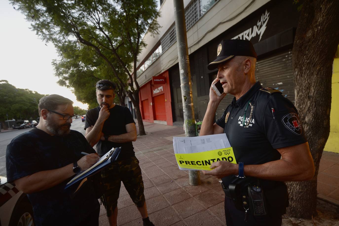 La Policía Local de Murcia precinta la sala Spectrum en Mariano Rojas