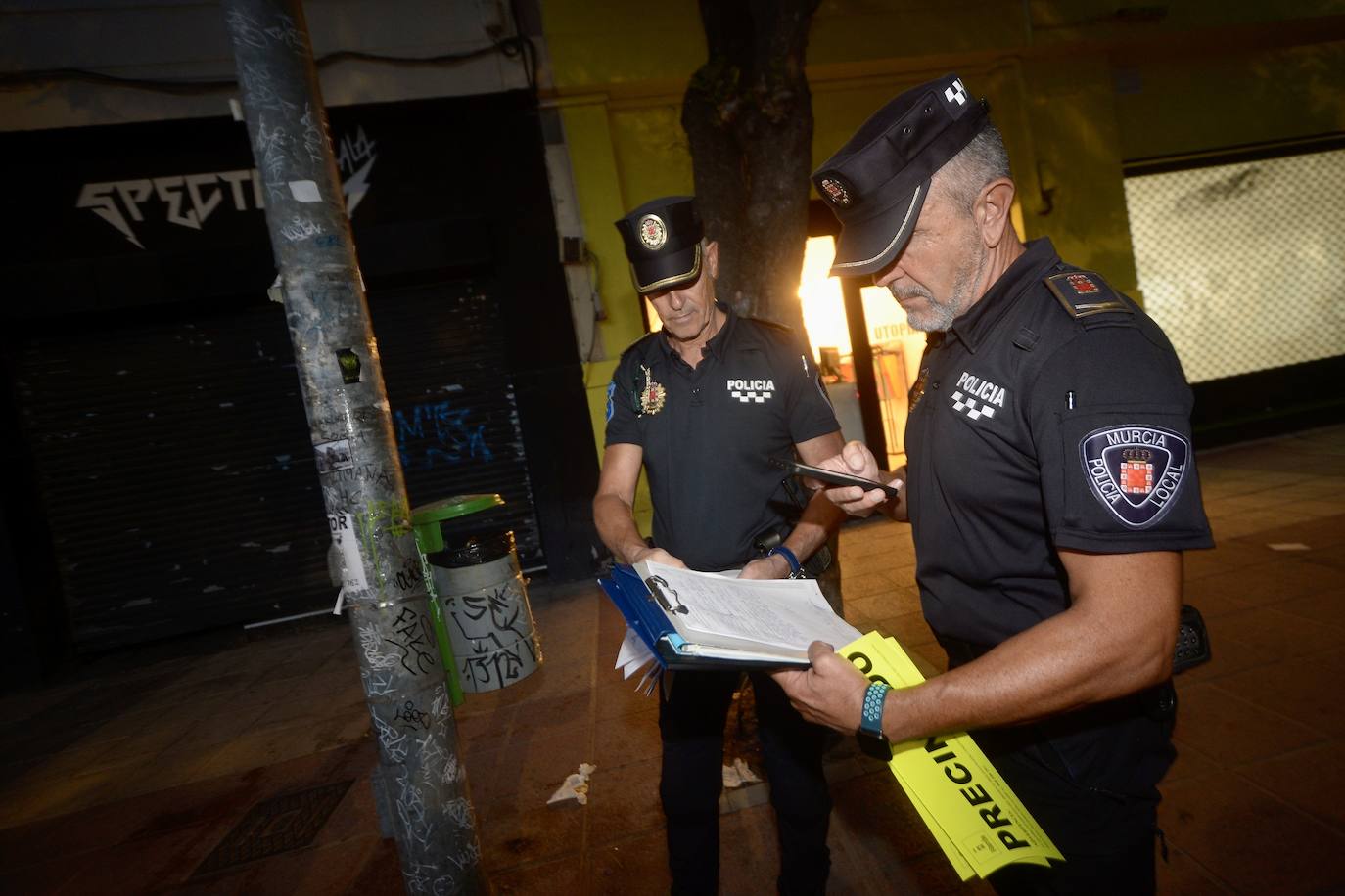 La Policía Local de Murcia precinta la sala Spectrum en Mariano Rojas