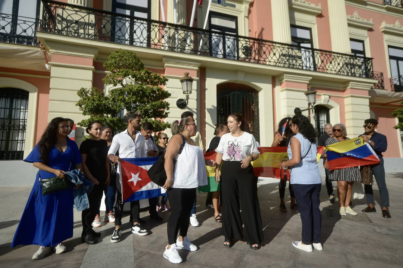 Las muestras de solidaridad y condolencia no cesan tras la tragedia de Las Atalayas