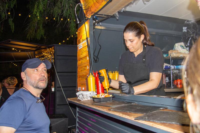 El &#039;Food Street Market&#039; de Torrevieja abre sus puertas en el parque de las Naciones