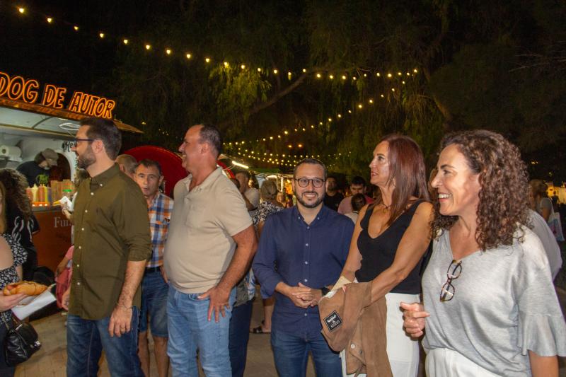 El &#039;Food Street Market&#039; de Torrevieja abre sus puertas en el parque de las Naciones