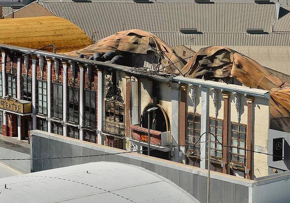 Las discotecas Fonda Milagros y Teatre, tras los trabajos de los bomberos.
