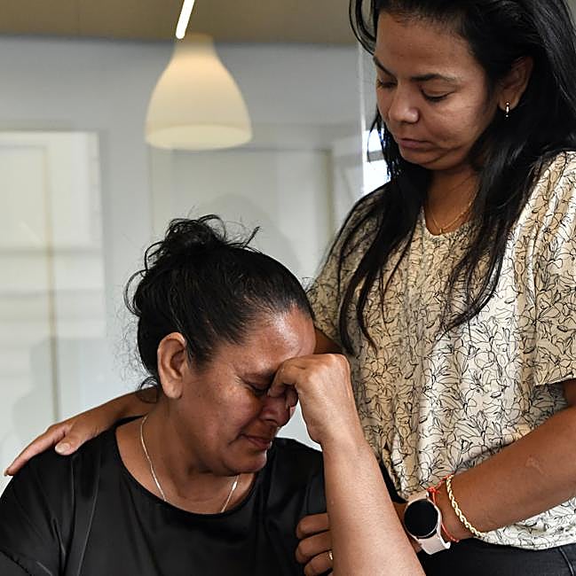 Milagros Blandón junto a la prima de Orfilia, Lili.