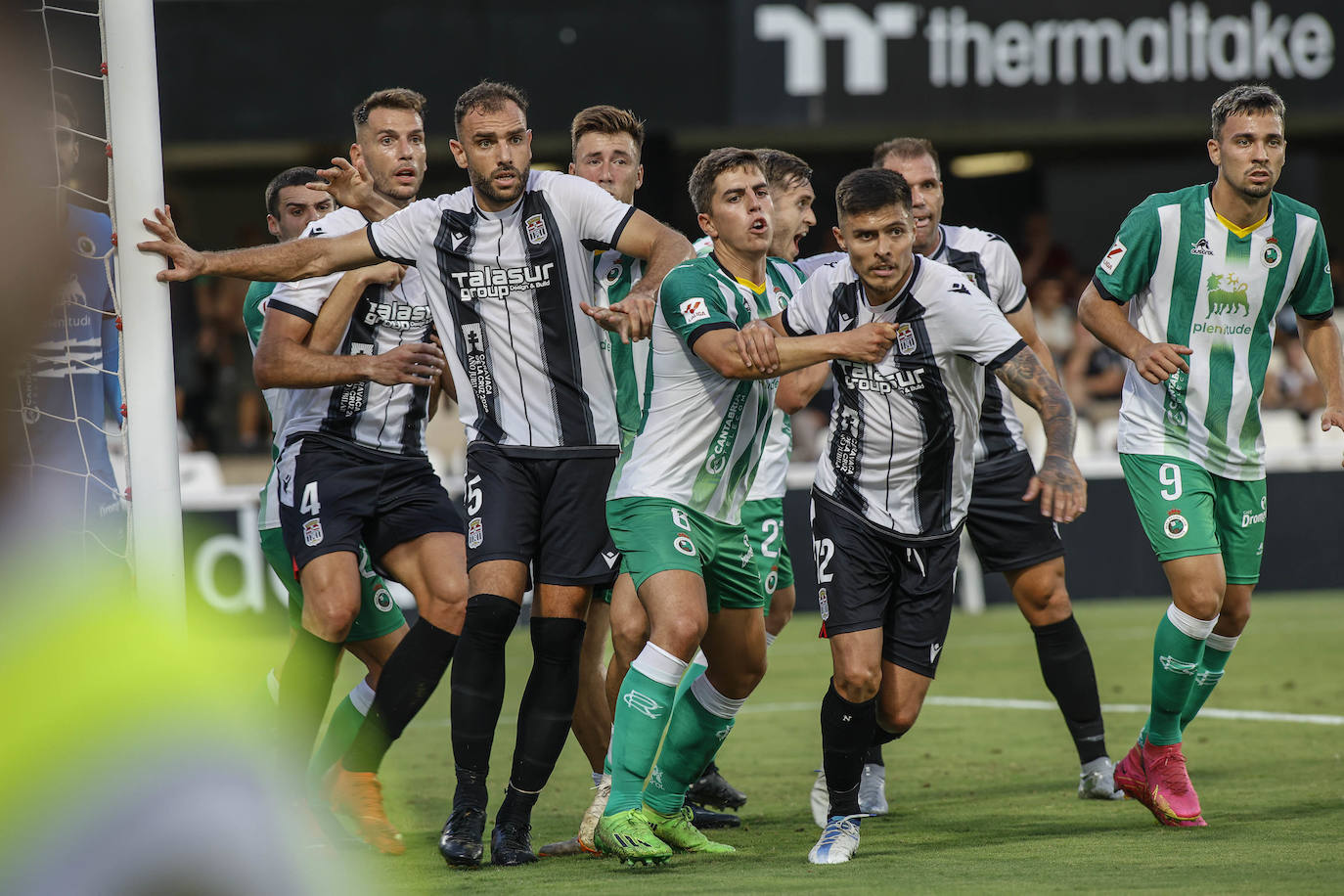 La derrota del Cartagena frente al Racing, en imágenes
