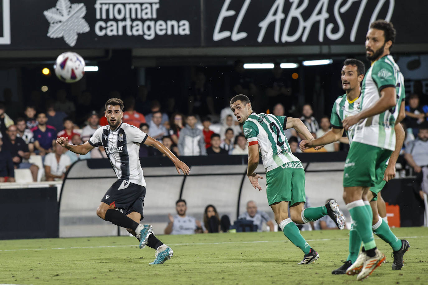 La derrota del Cartagena frente al Racing, en imágenes