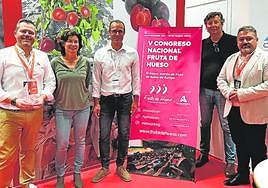 Arturo Soler, Encarna Aguayo, David Ruiz, José Ros y Antonio Santos, en la presentación del Congreso de Fruta de Hueso, en Madrid.
