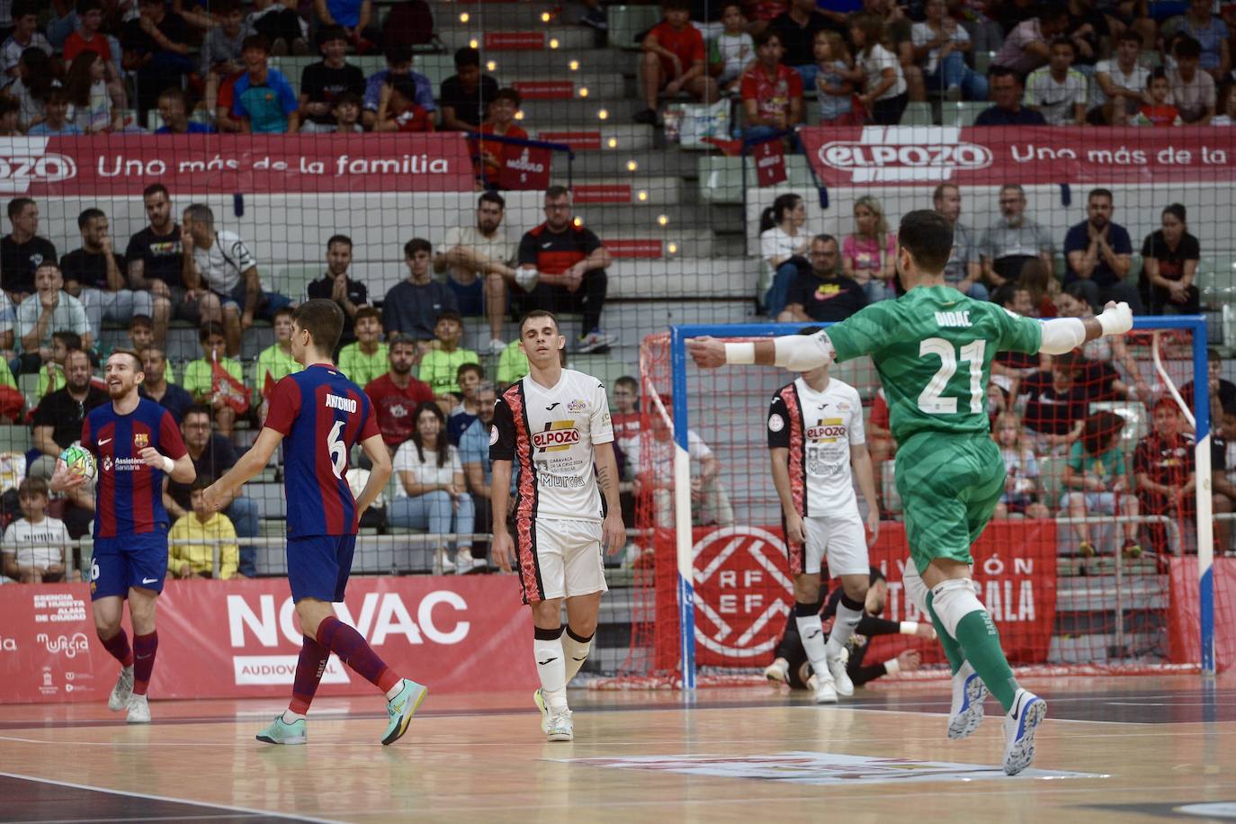 Las imágenes del partido ElPozo-Barça (2-4)