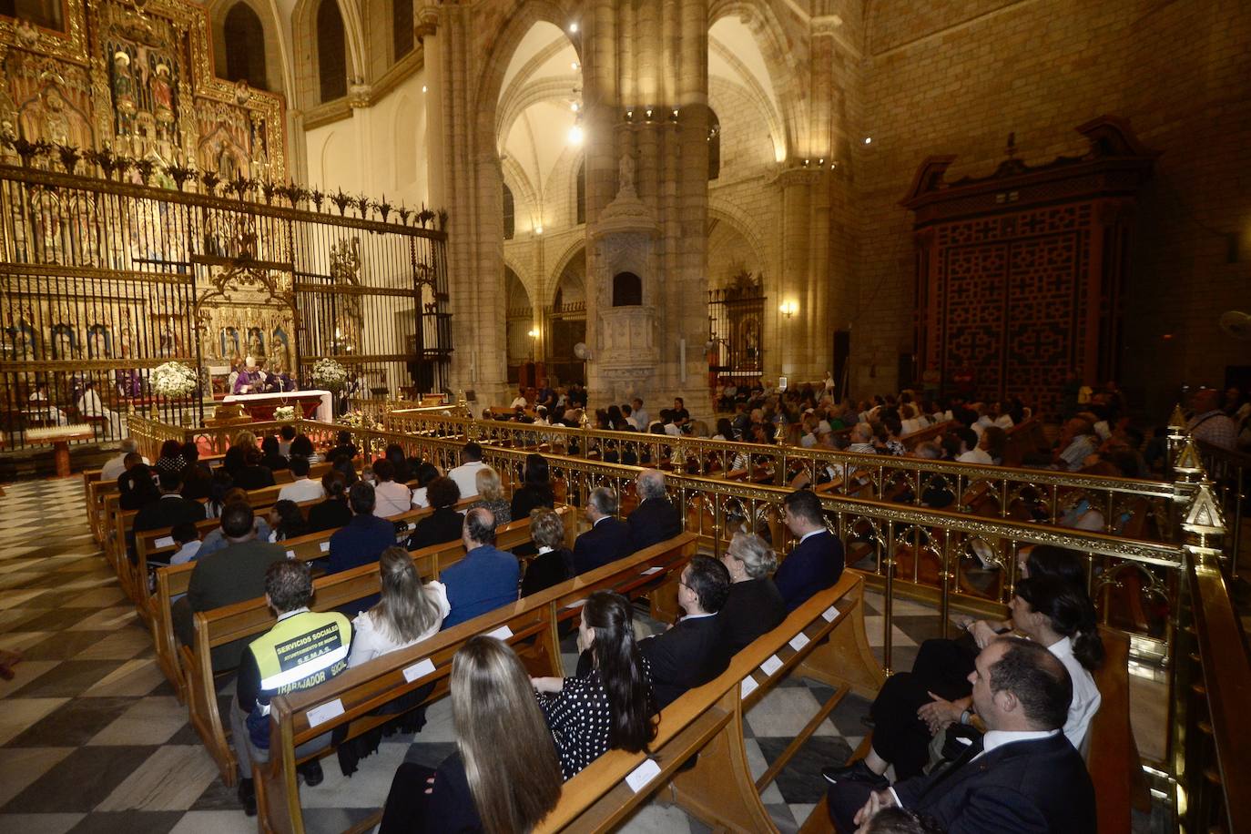 Las imágenes del funeral en la Catedral por los 13 de Atalayas