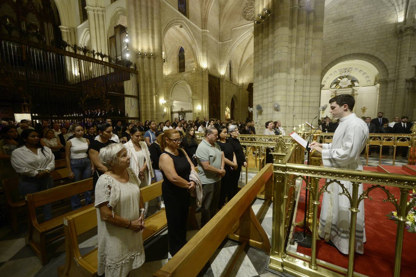 Las imágenes del funeral en la Catedral por los 13 de Atalayas