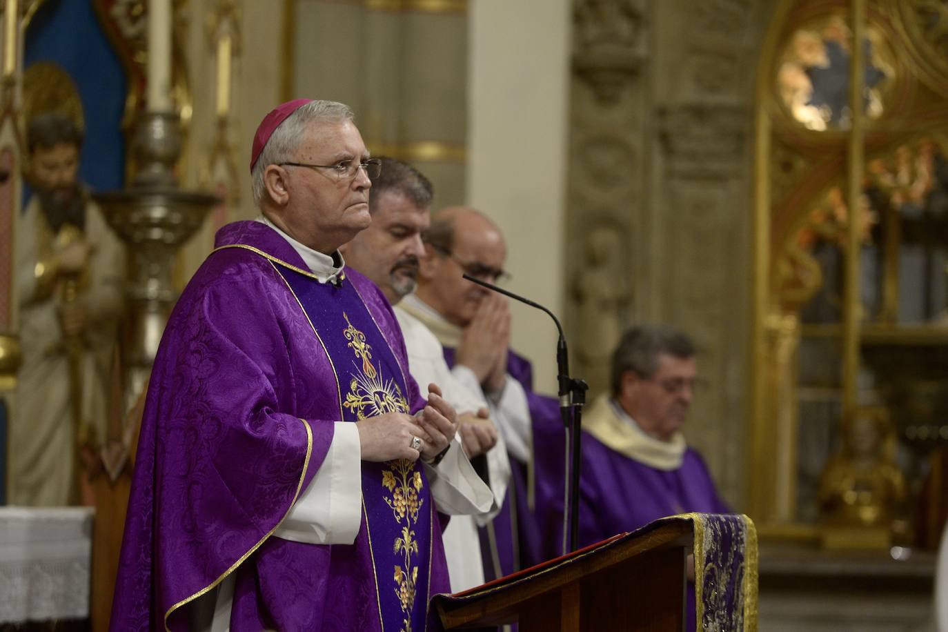 Las imágenes del funeral en la Catedral por los 13 de Atalayas