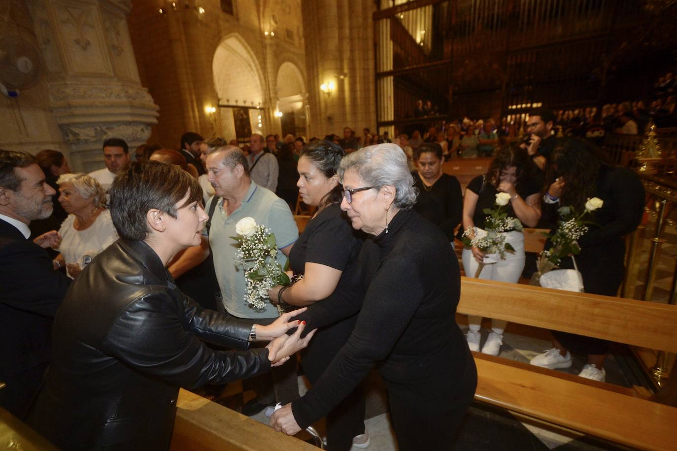 Las imágenes del funeral en la Catedral por los 13 de Atalayas
