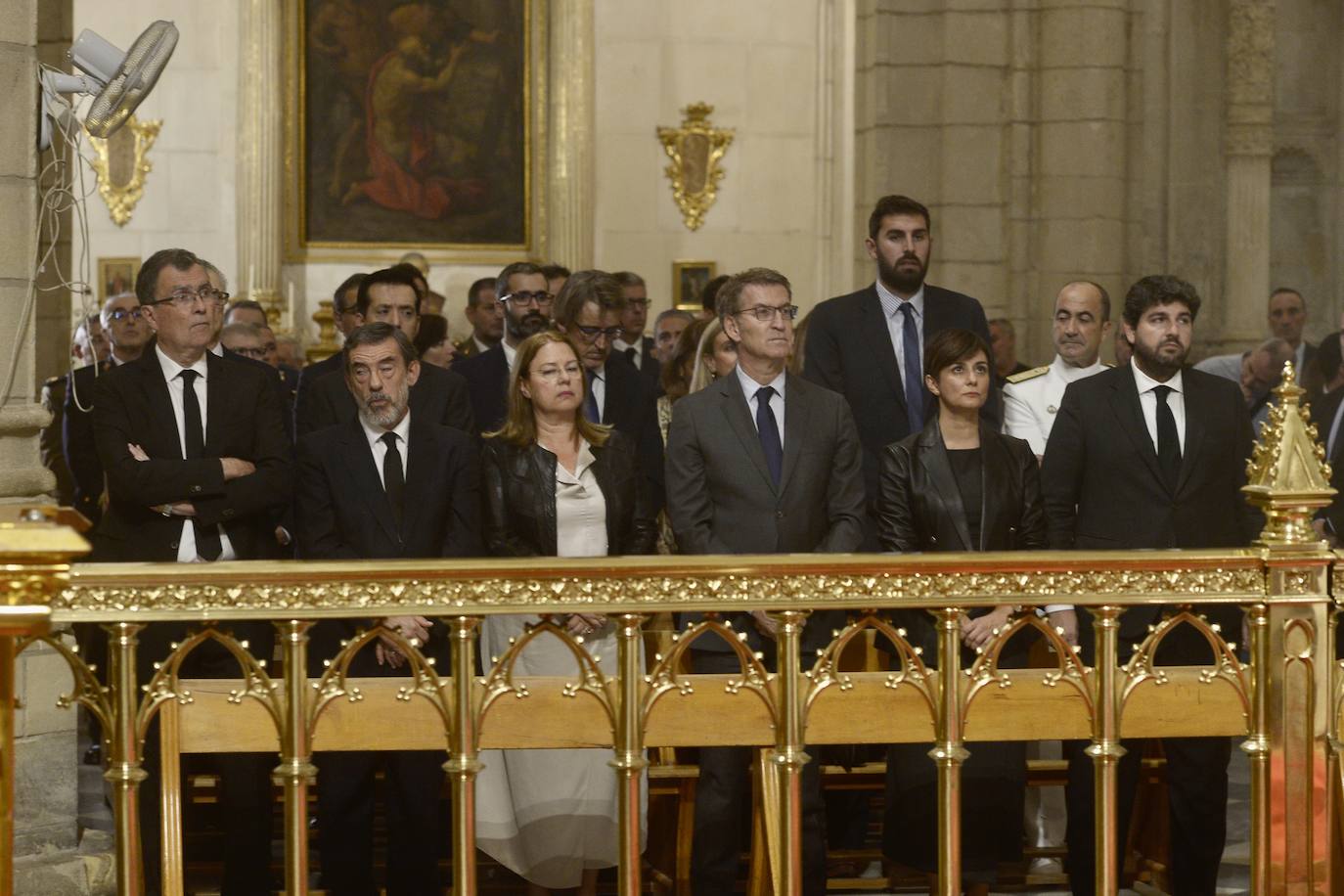 Las imágenes del funeral en la Catedral por los 13 de Atalayas