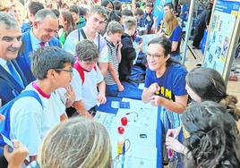 Casi doscientos investigadores de la Universidad Católica participan en los 11 estands situados en el Jardín Botánico del Malecón, en la capital murciana.