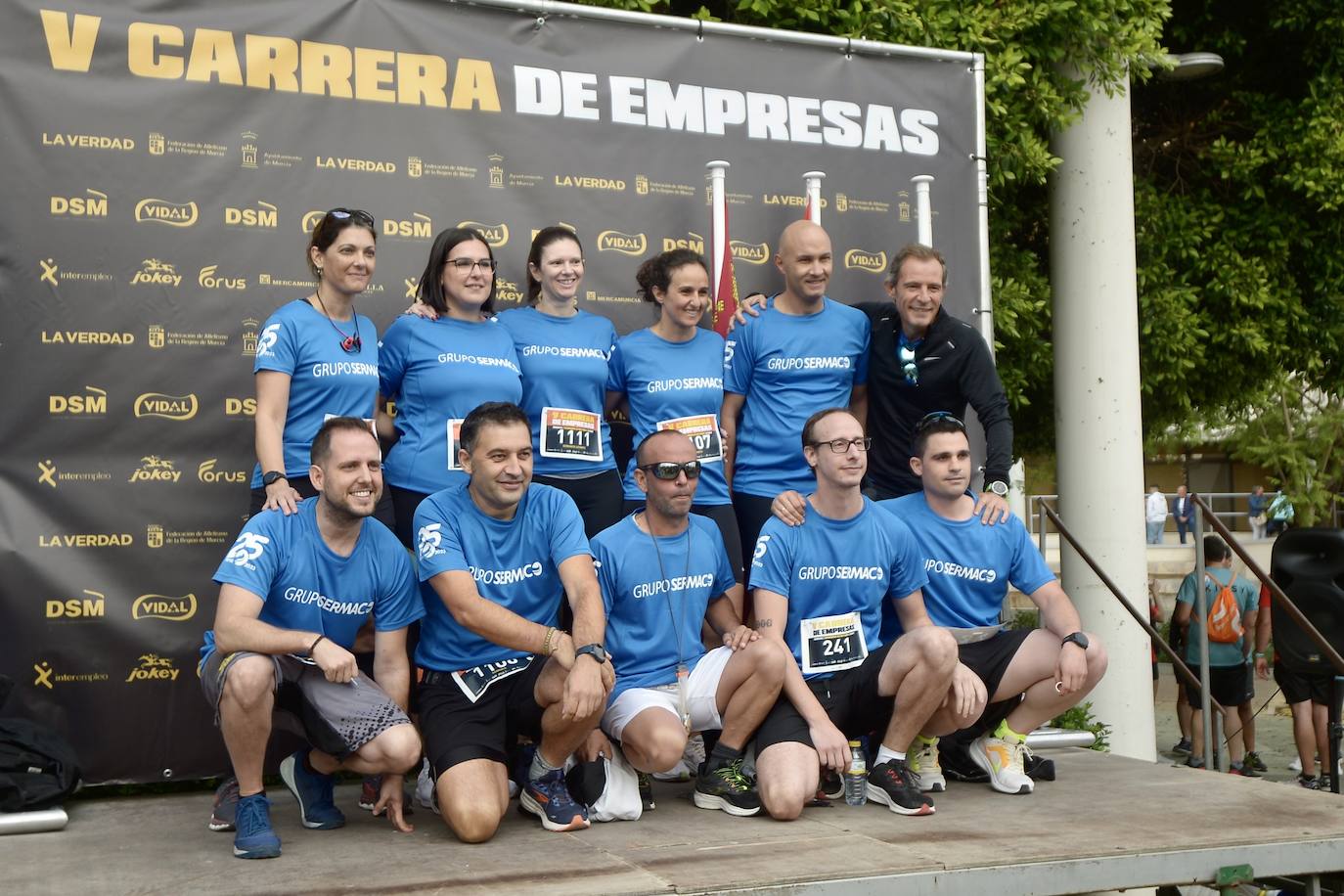 El podio de los participantes en la Carrera de Empresas de Murcia 2023