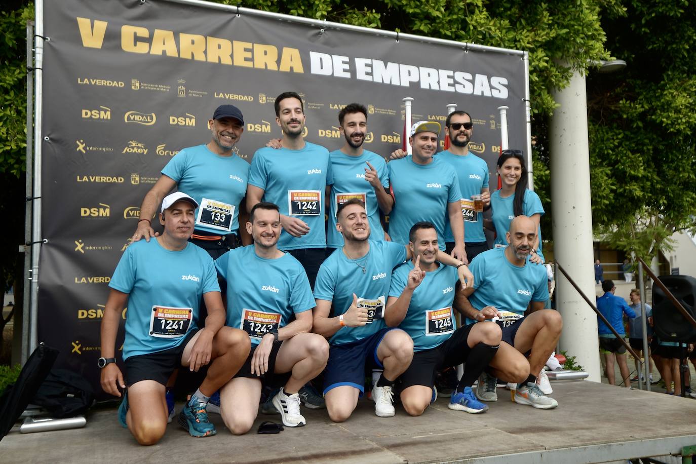 El podio de los participantes en la Carrera de Empresas de Murcia 2023