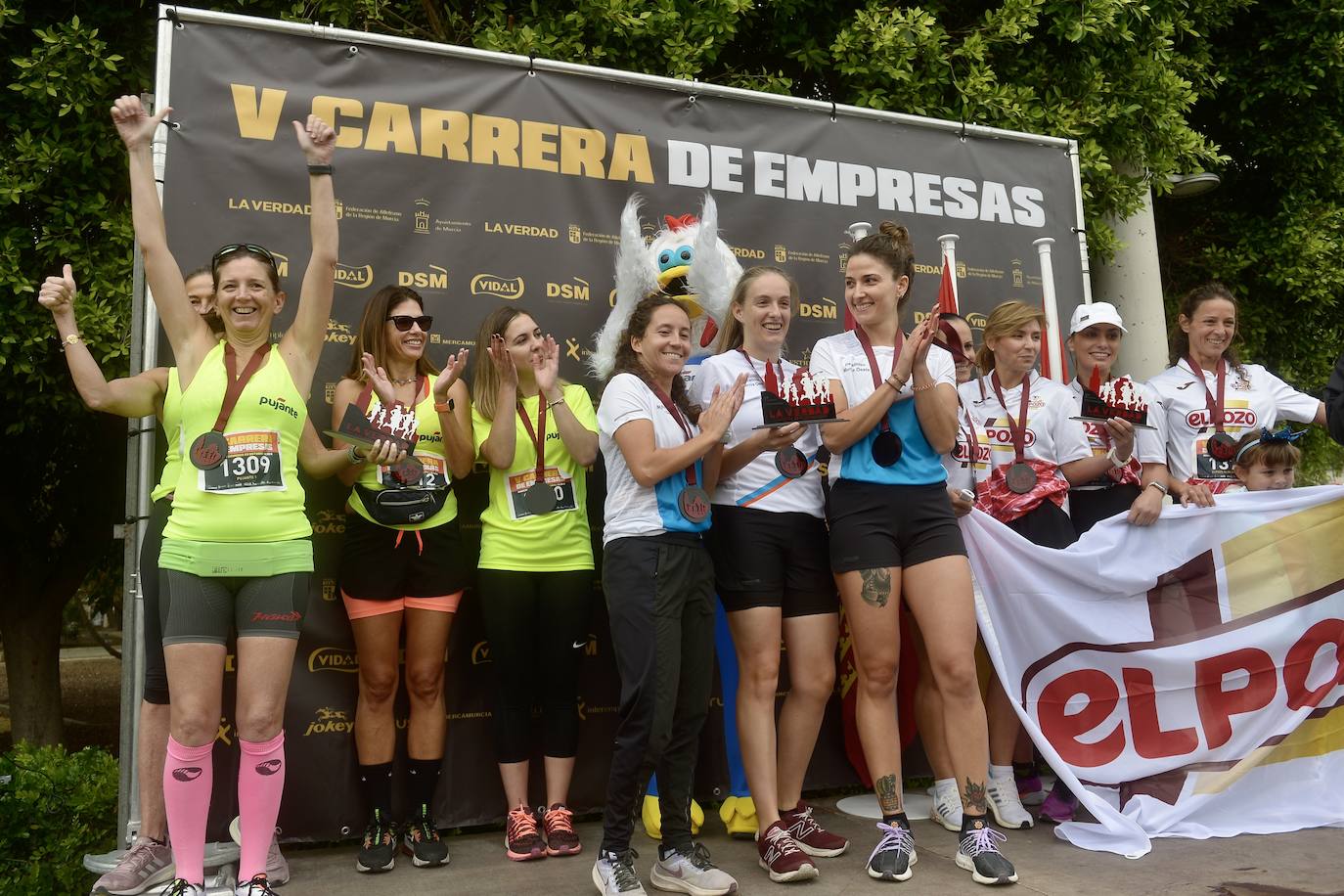 El podio de los participantes en la Carrera de Empresas de Murcia 2023