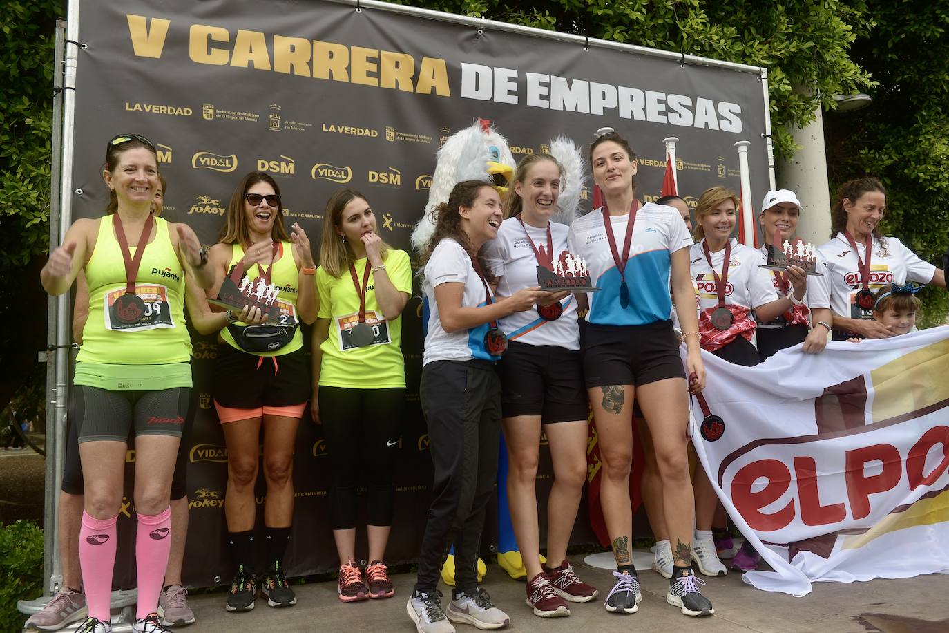 El podio de los participantes en la Carrera de Empresas de Murcia 2023