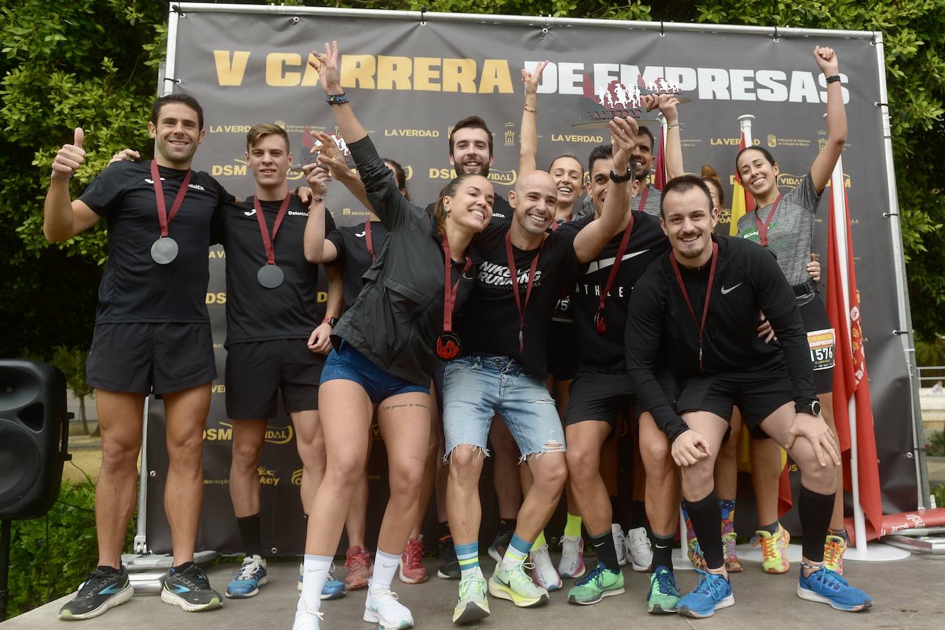 El podio de los participantes en la Carrera de Empresas de Murcia 2023