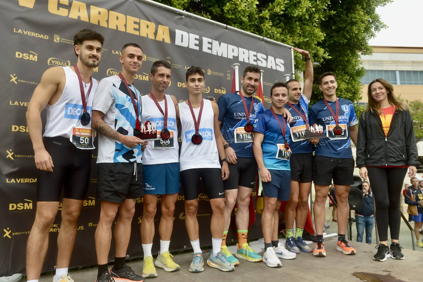 El podio de los participantes en la Carrera de Empresas de Murcia 2023