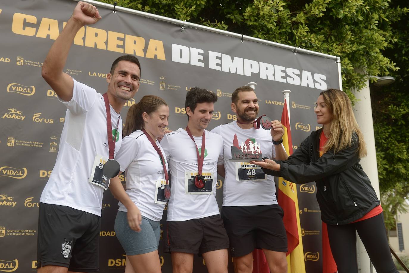 El podio de los participantes en la Carrera de Empresas de Murcia 2023