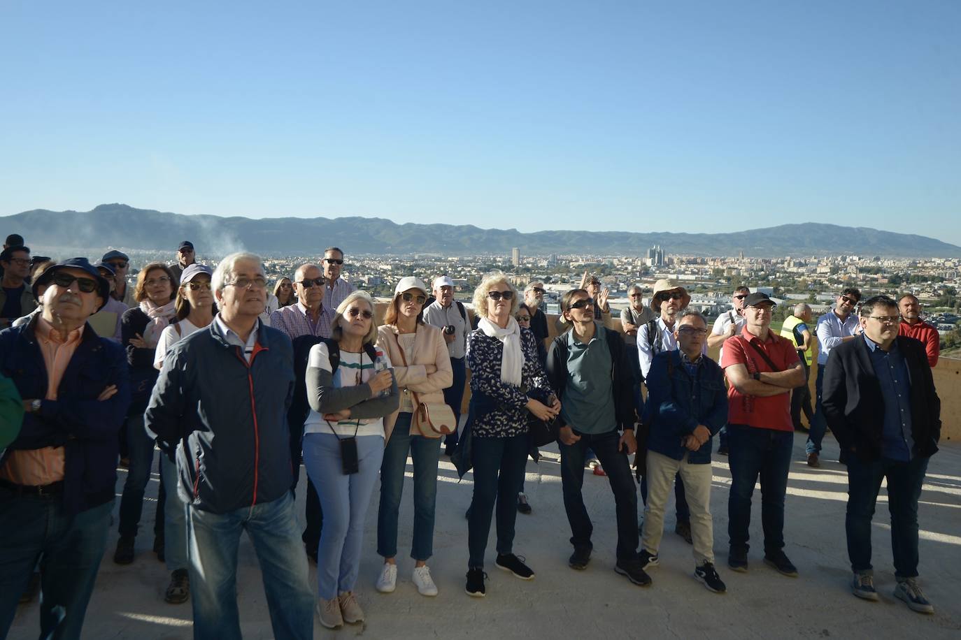 Profesionales, estudiantes e investigadores visitan el Castillo de Monteagudo