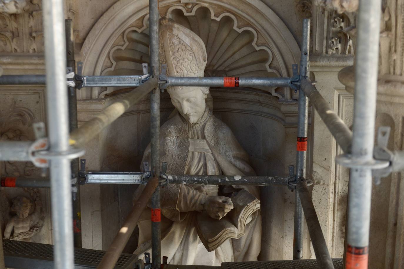 La visita a la fachada de la Catedral de Murcia, en imágenes