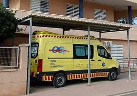La ambulancia del centro de salud de Pozo Estrecho.