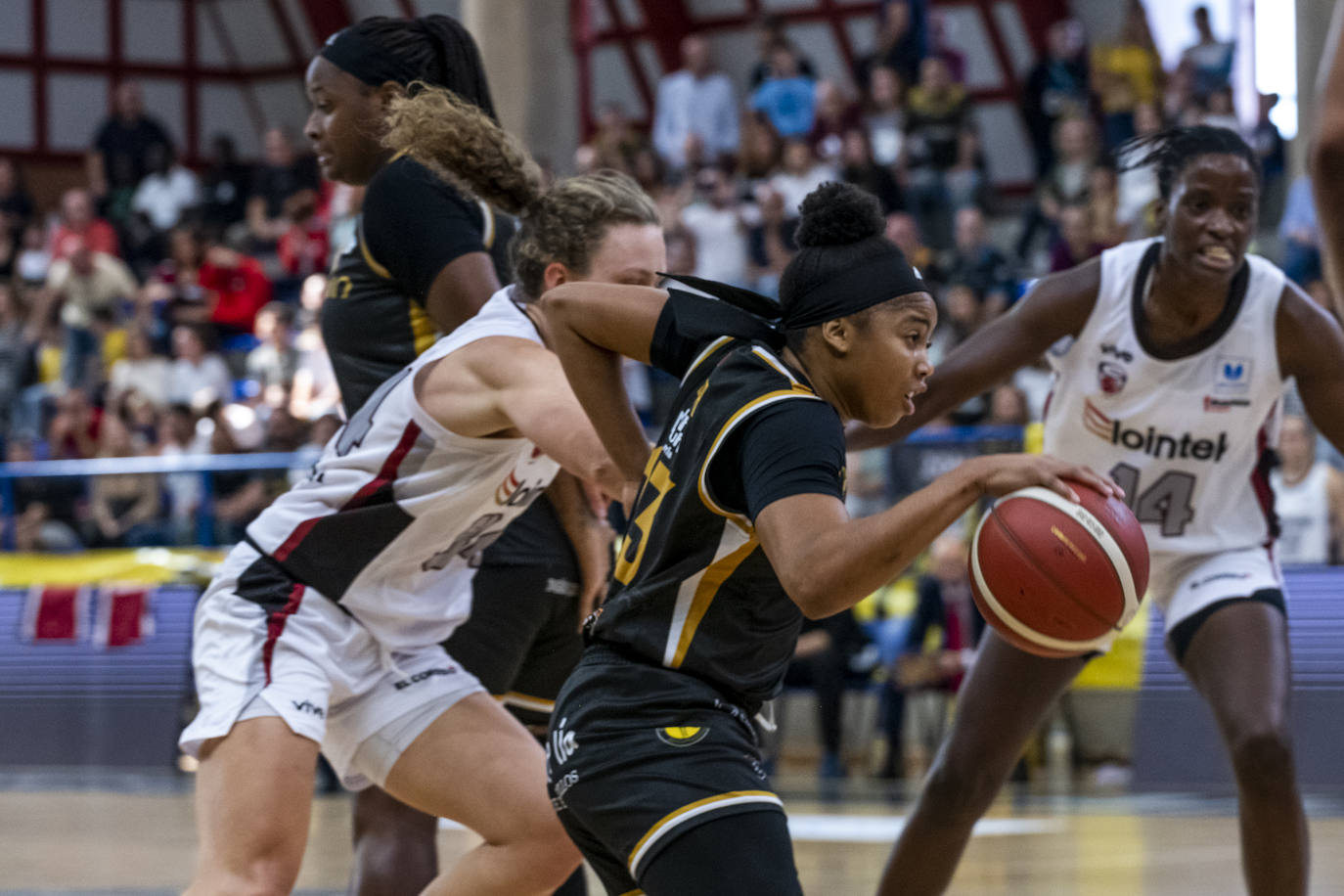 Las imágenes del patido Jairis-Gernika (55-66)