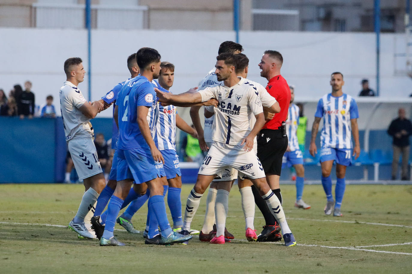 Las imágenes del Águilas-UCAM Murcia (1-0)