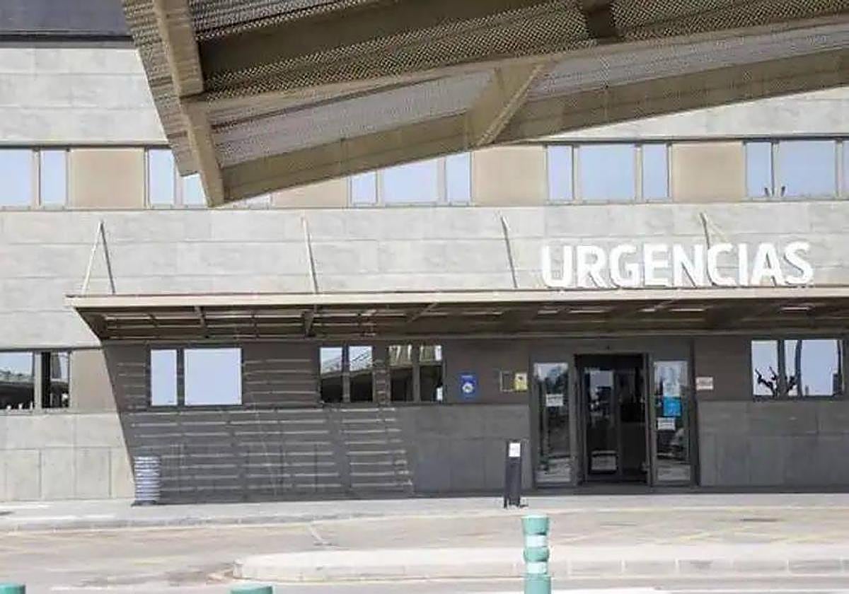 Puerta de Urgencias del hospital Los Arcos del Mar Menor, en una imagen de archivo.