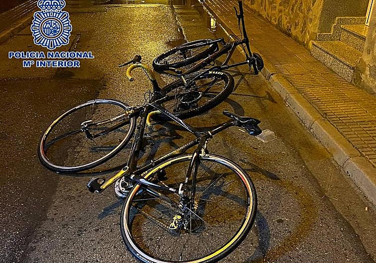 Dos bicicletas que fueron robadas por los presuntos ladrones.