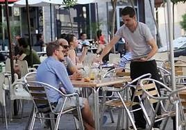 Imagen de archivo de una terraza de un bar.