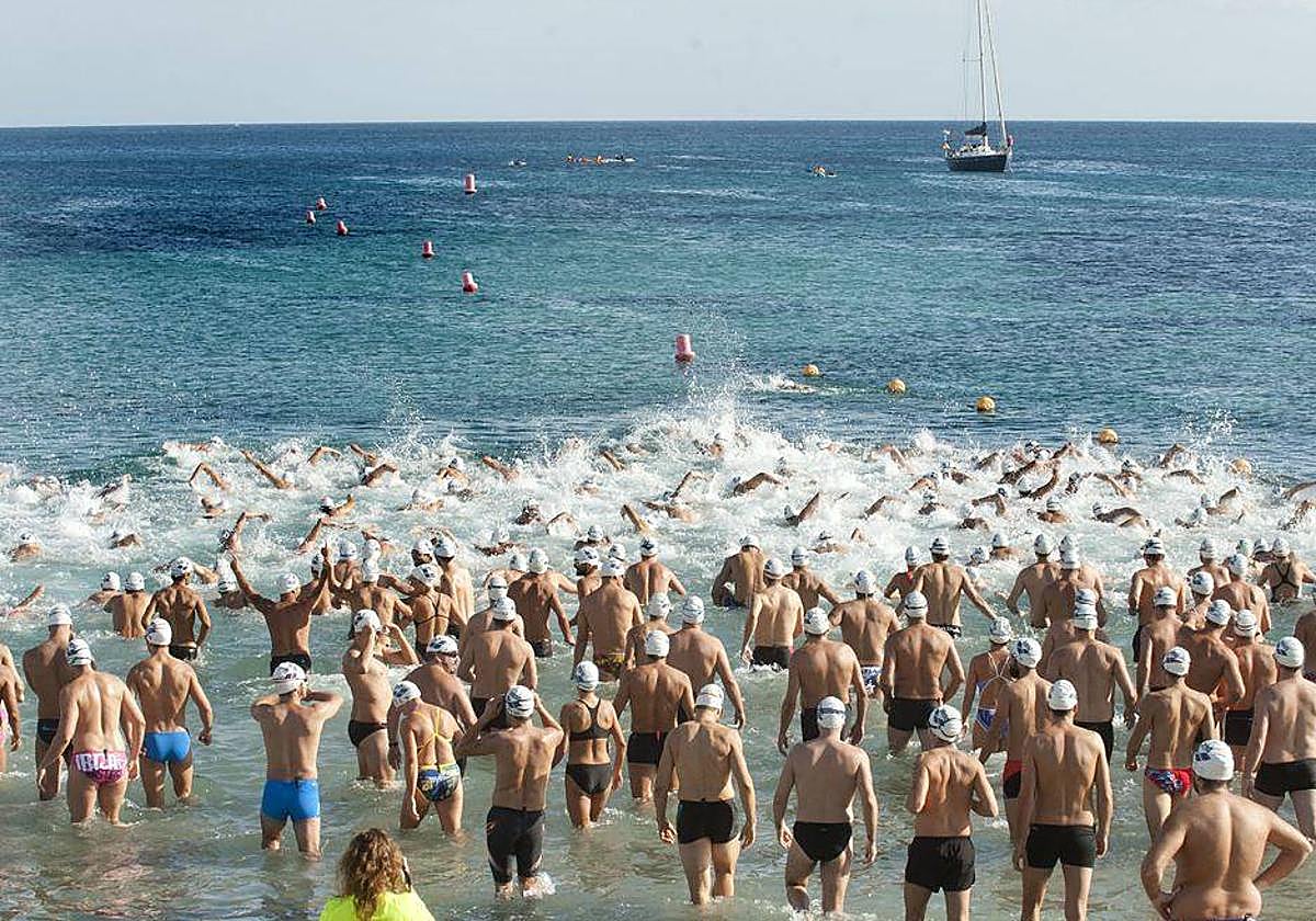 Casi 400 nadadores el sábado en el faro de Cabo de Palos